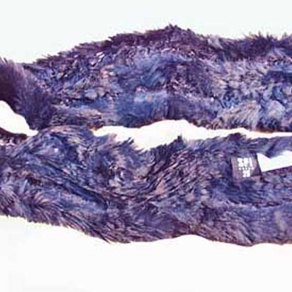 SCARF, RABBIT FUR, TWO-SIDED, NEW, NAVY, 35 x 4 INCHES, BOTH SIDES ARE SOFT WOVE - Picture 3 of 4